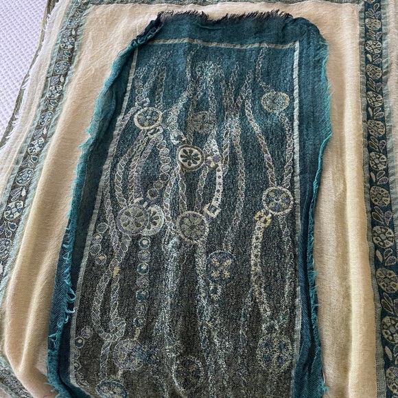 Scarf - Picture 2 of 3